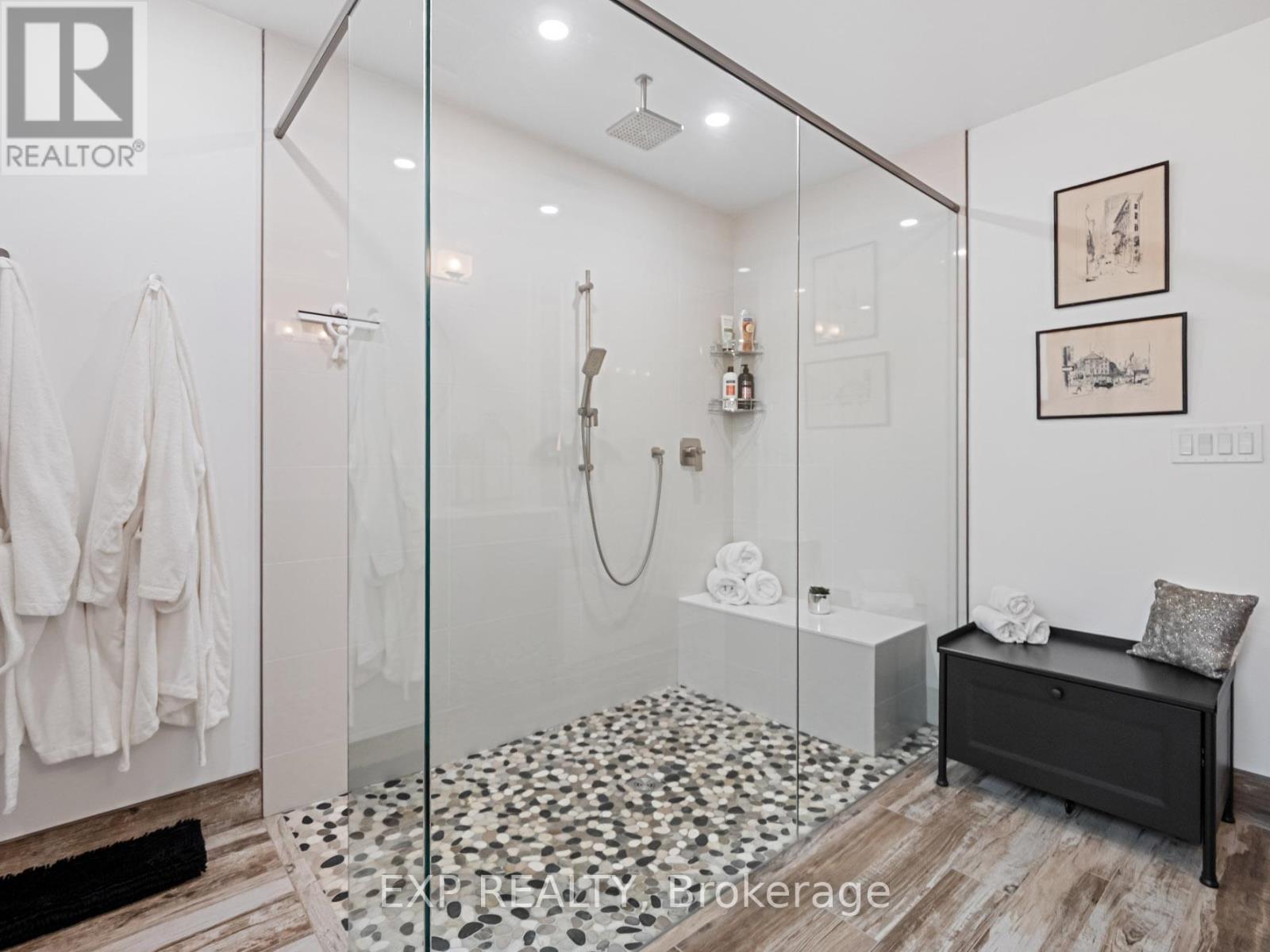 7090 Julie Drive, Niagara Falls, Ontario  L2H 3L4 - Photo 20 - X12913024