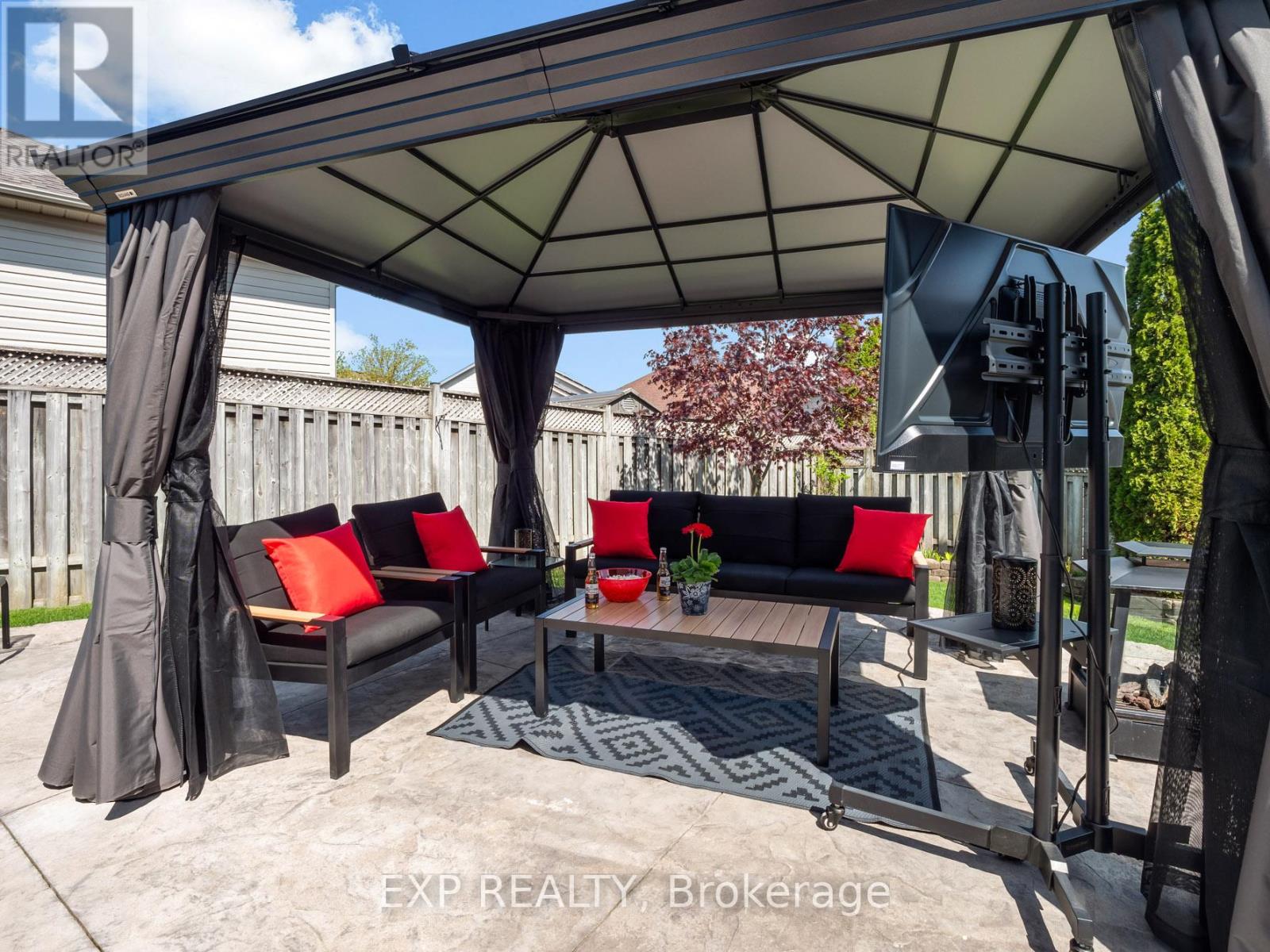 7090 Julie Drive, Niagara Falls, Ontario  L2H 3L4 - Photo 32 - X12913024