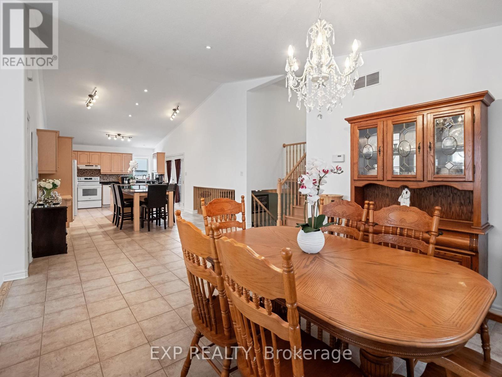 7090 Julie Drive, Niagara Falls, Ontario  L2H 3L4 - Photo 9 - X12913024