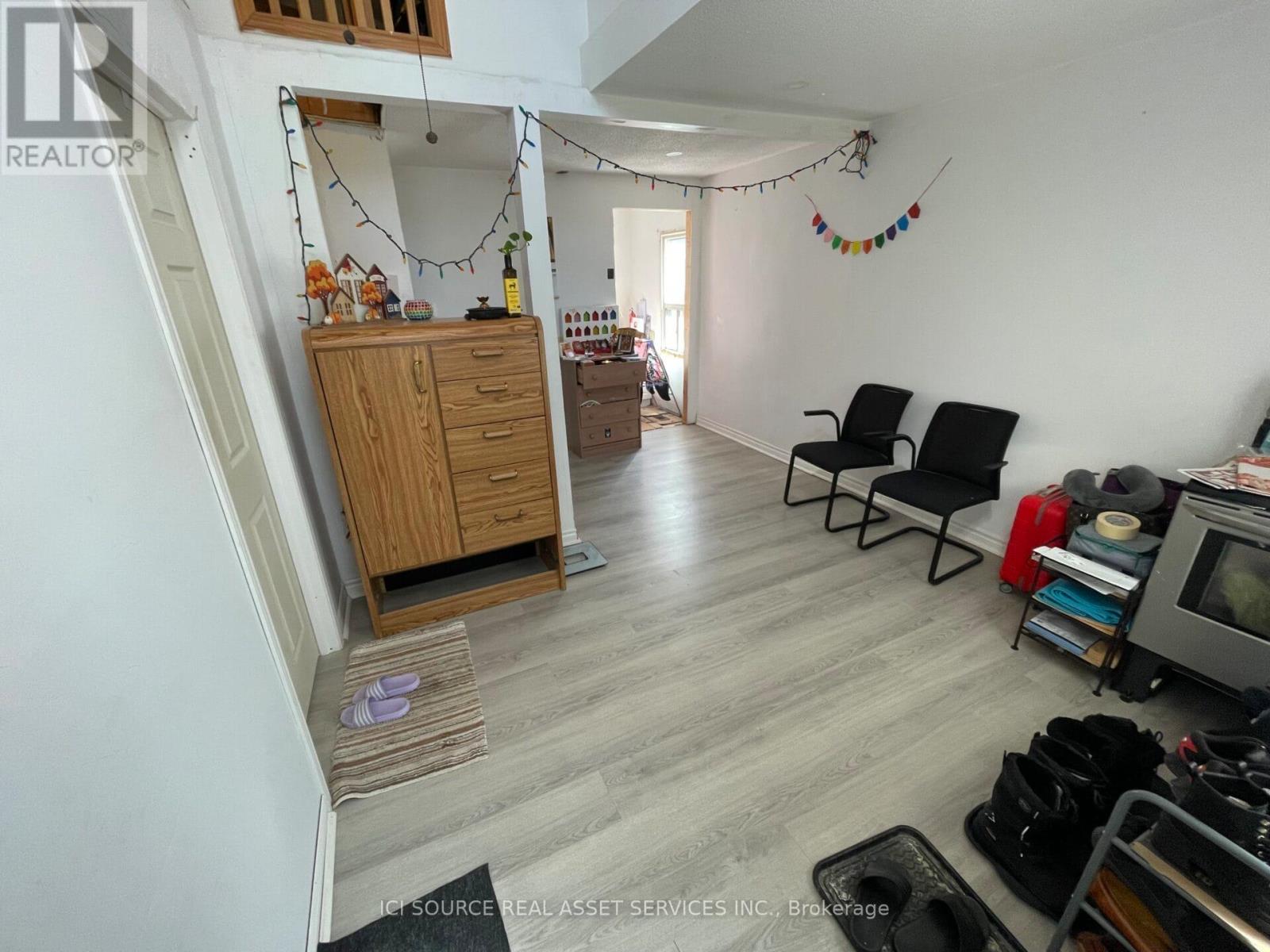 547 Montrave Avenue, Oshawa, Ontario  L1J 4S8 - Photo 2 - E12913014