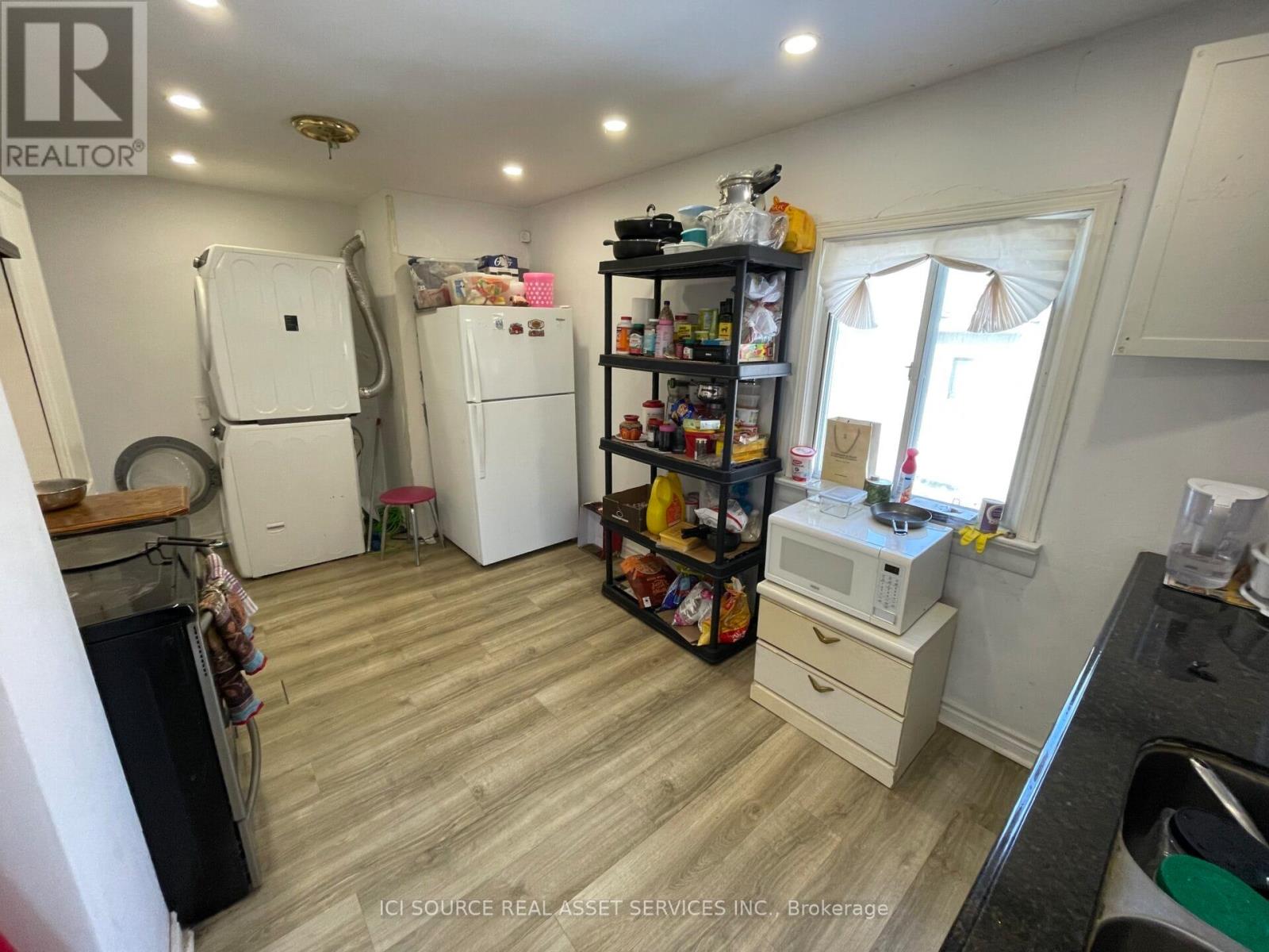 547 Montrave Avenue, Oshawa, Ontario  L1J 4S8 - Photo 4 - E12913014