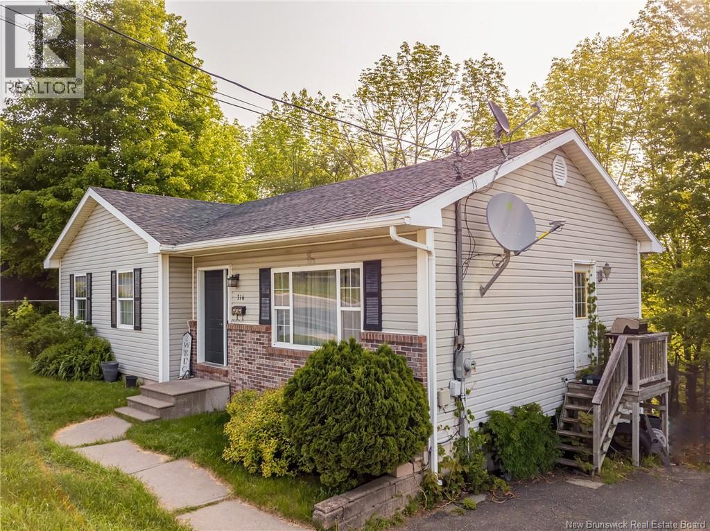 316 Milltown Boulevard, St. Stephen, New Brunswick  E3L 1H9 - Photo 1 - NB133982