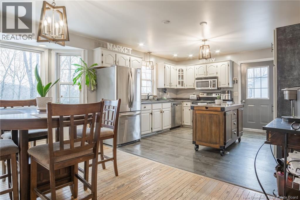 316 Milltown Boulevard, St. Stephen, New Brunswick  E3L 1H9 - Photo 2 - NB133982