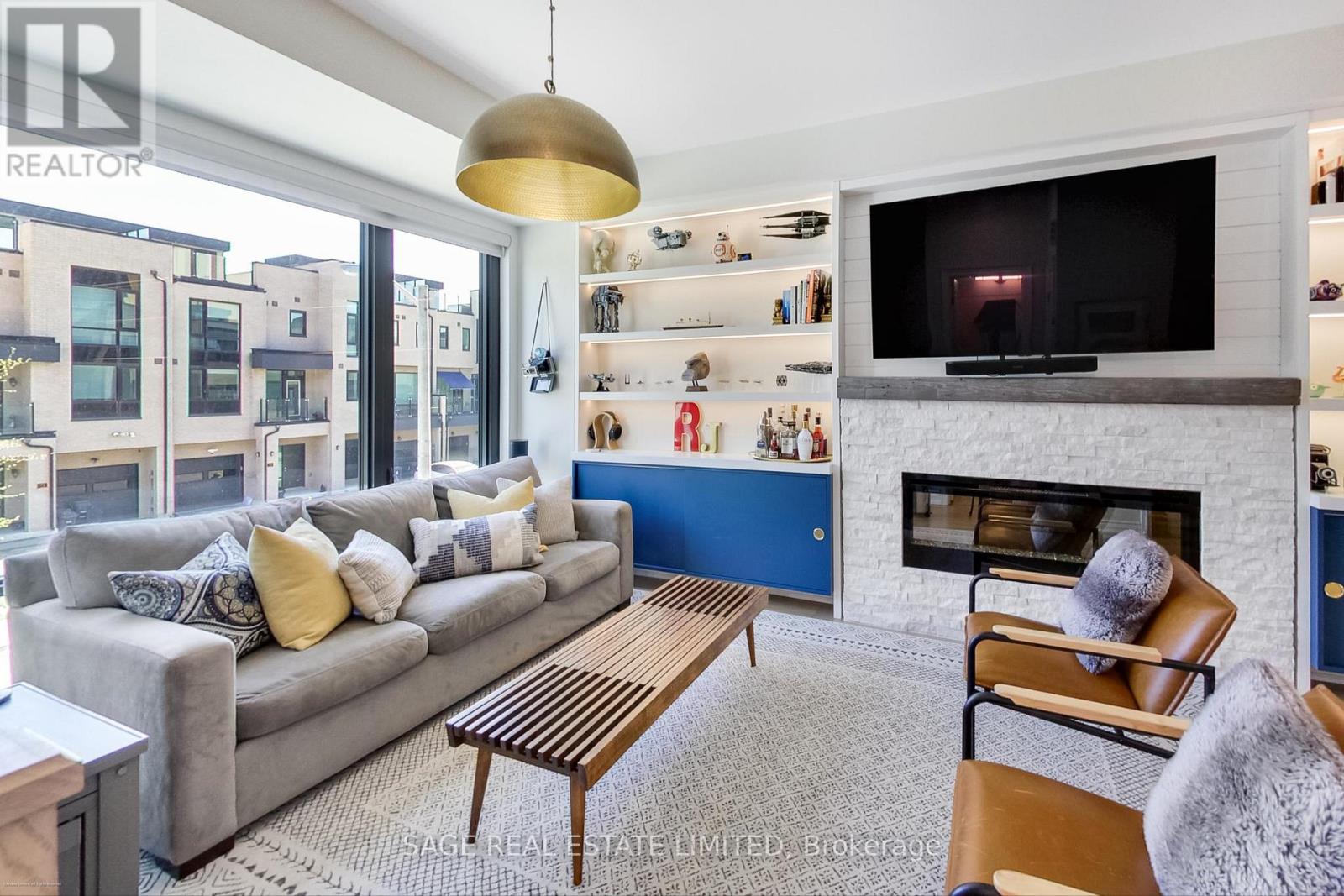 66 Pony Farm Drive, Toronto, Ontario  M9R 0B3 - Photo 2 - W12913044