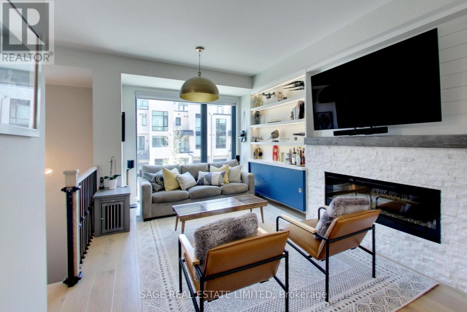 66 Pony Farm Drive, Toronto, Ontario  M9R 0B3 - Photo 8 - W12913044