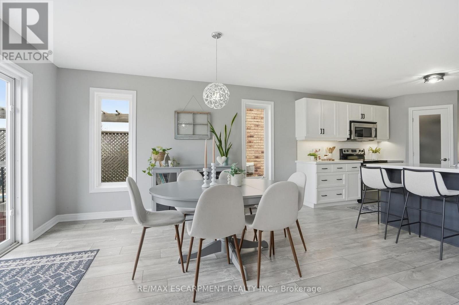 160 Festival Way, Hamilton, Ontario  L0R 1C0 - Photo 10 - X12913038