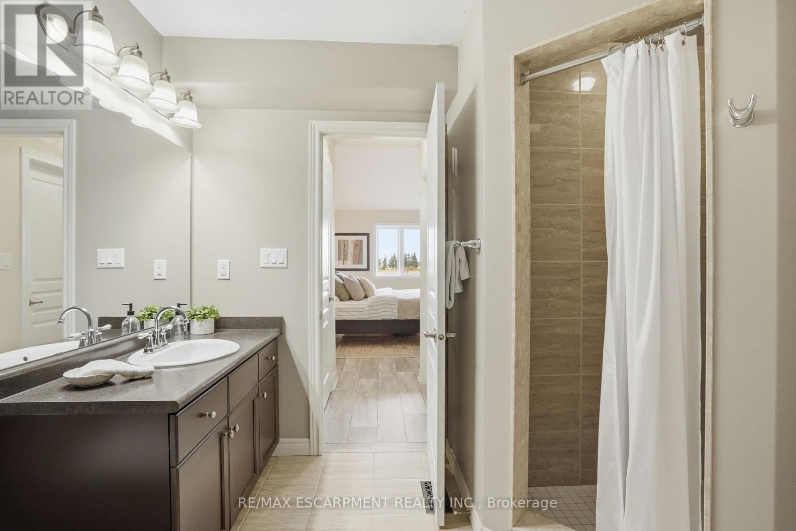 160 Festival Way, Hamilton, Ontario  L0R 1C0 - Photo 19 - X12913038