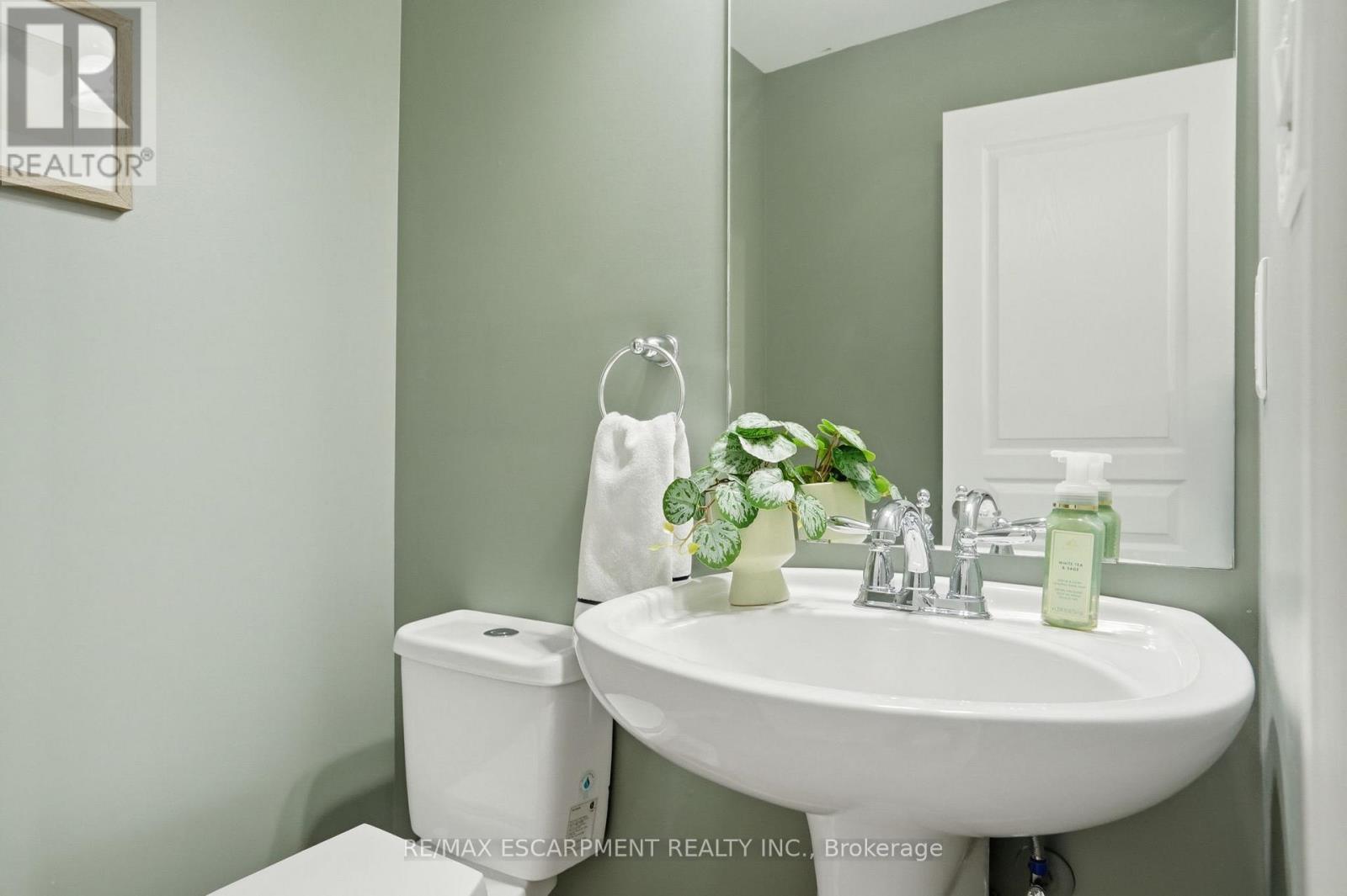 160 Festival Way, Hamilton, Ontario  L0R 1C0 - Photo 21 - X12913038