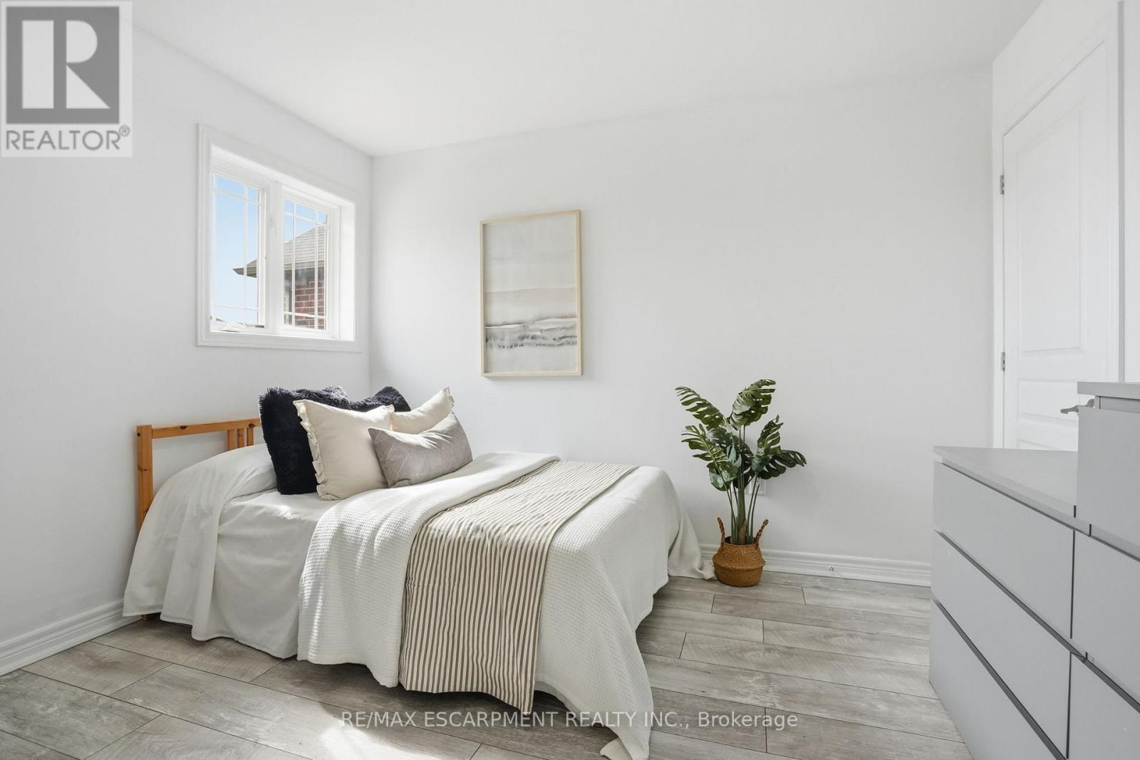 160 Festival Way, Hamilton, Ontario  L0R 1C0 - Photo 27 - X12913038