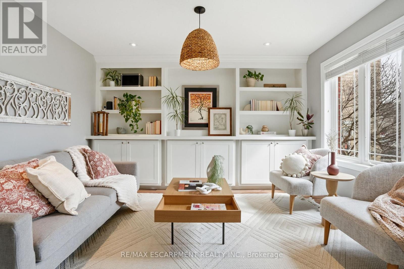 160 Festival Way, Hamilton, Ontario  L0R 1C0 - Photo 3 - X12913038