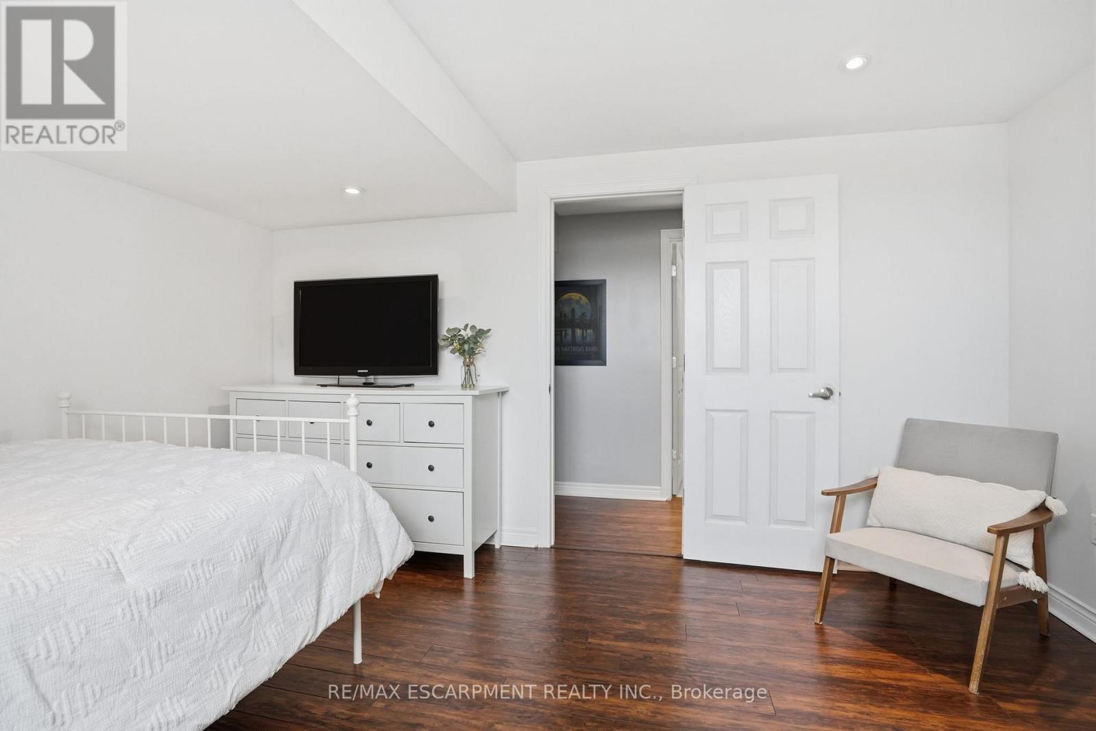 160 Festival Way, Hamilton, Ontario  L0R 1C0 - Photo 39 - X12913038