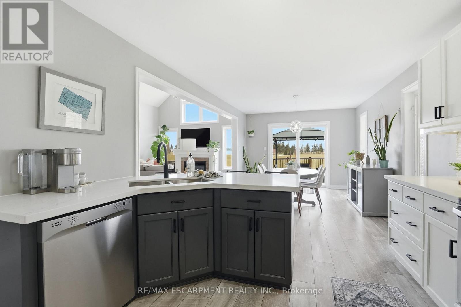 160 Festival Way, Hamilton, Ontario  L0R 1C0 - Photo 8 - X12913038