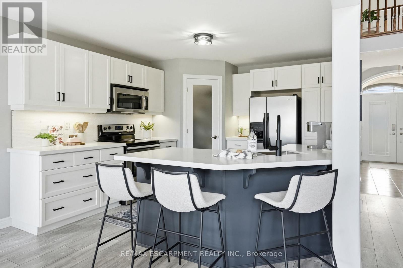 160 Festival Way, Hamilton, Ontario  L0R 1C0 - Photo 9 - X12913038