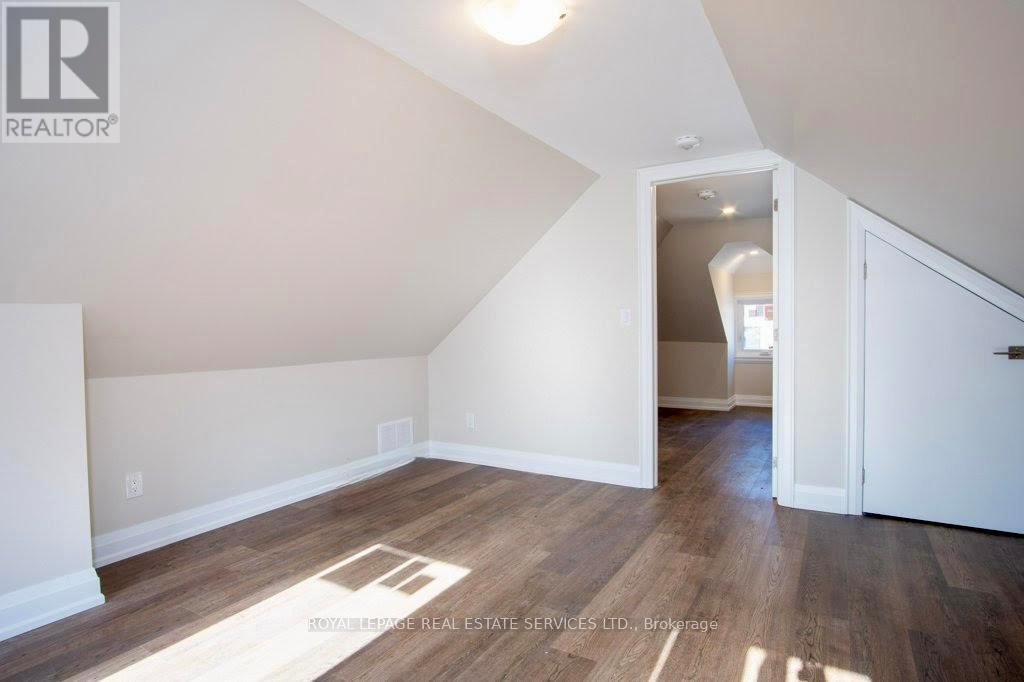 Upper - 256 Annette Street, Toronto, Ontario  M6P 1R1 - Photo 16 - W12791518