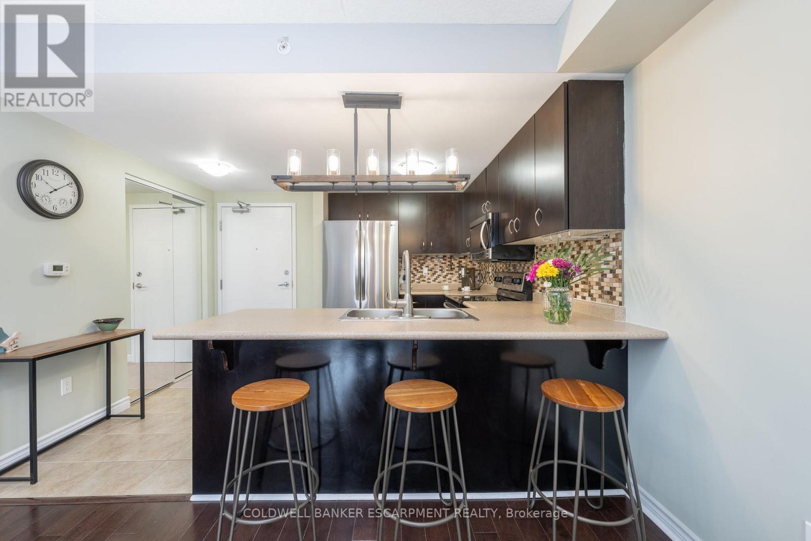 109 - 43 Goodwin Drive, Guelph, Ontario  N1L 0E8 - Photo 2 - X12560166