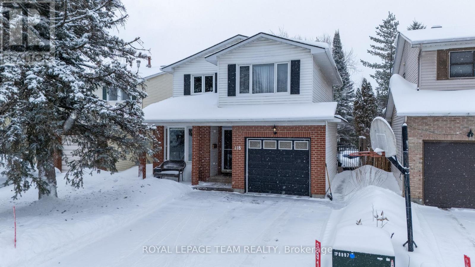 118 Seabrooke Drive, Ottawa, Ontario  K2L 2R4 - Photo 3 - X12734934