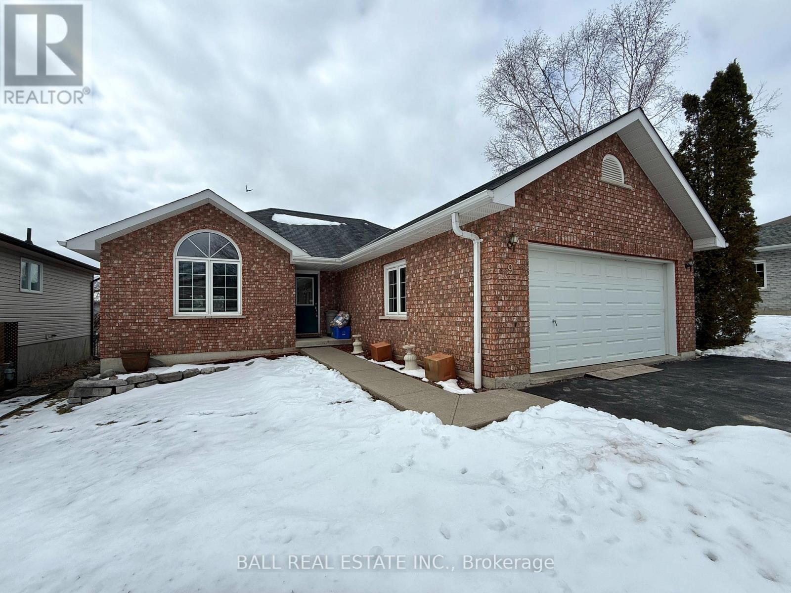 9 Francis Street, Selwyn, Ontario  K0L 2H0 - Photo 2 - X12913104