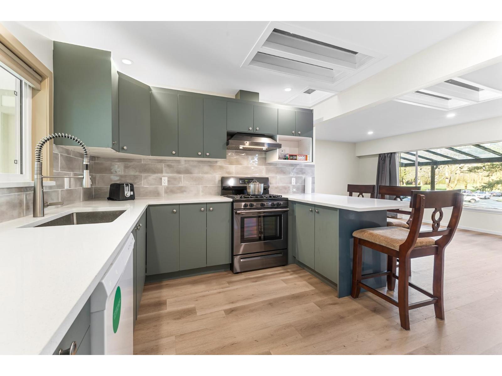 12930 Old Yale Road, Surrey, British Columbia  V3T 3B7 - Photo 5 - R3102753