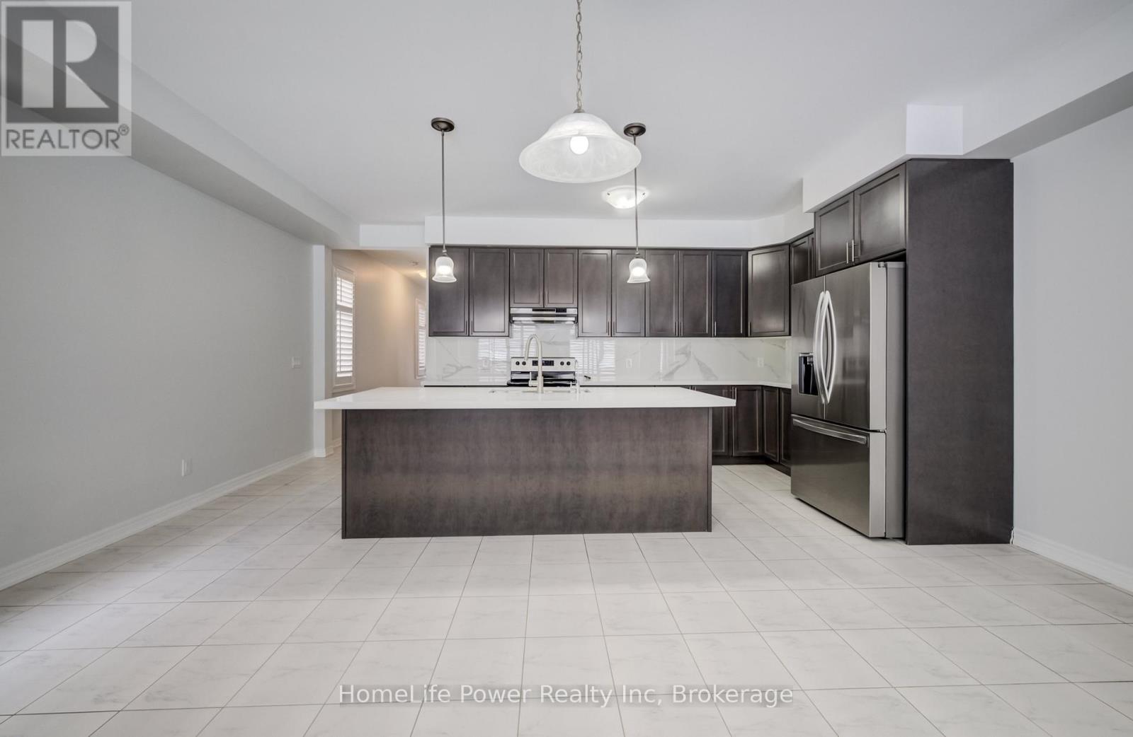 56 Reistwood Drive, Kitchener, Ontario  N2R 0N8 - Photo 10 - X12885592