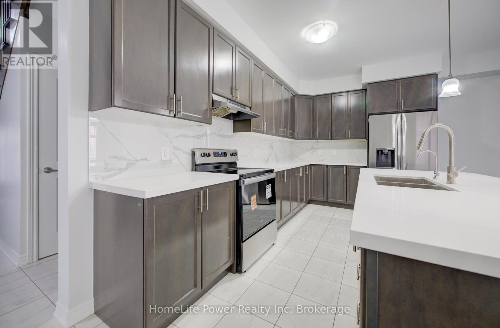 56 Reistwood Drive, Kitchener, Ontario  N2R 0N8 - Photo 7 - X12885592