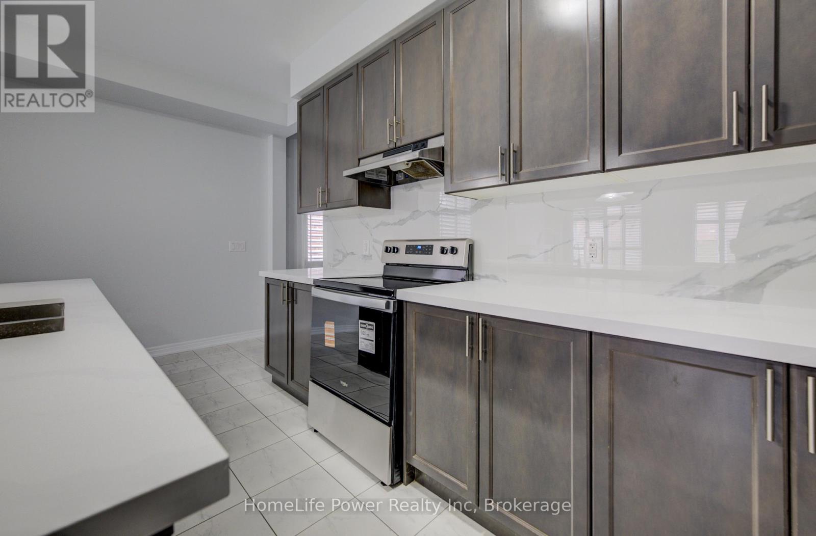 56 Reistwood Drive, Kitchener, Ontario  N2R 0N8 - Photo 8 - X12885592