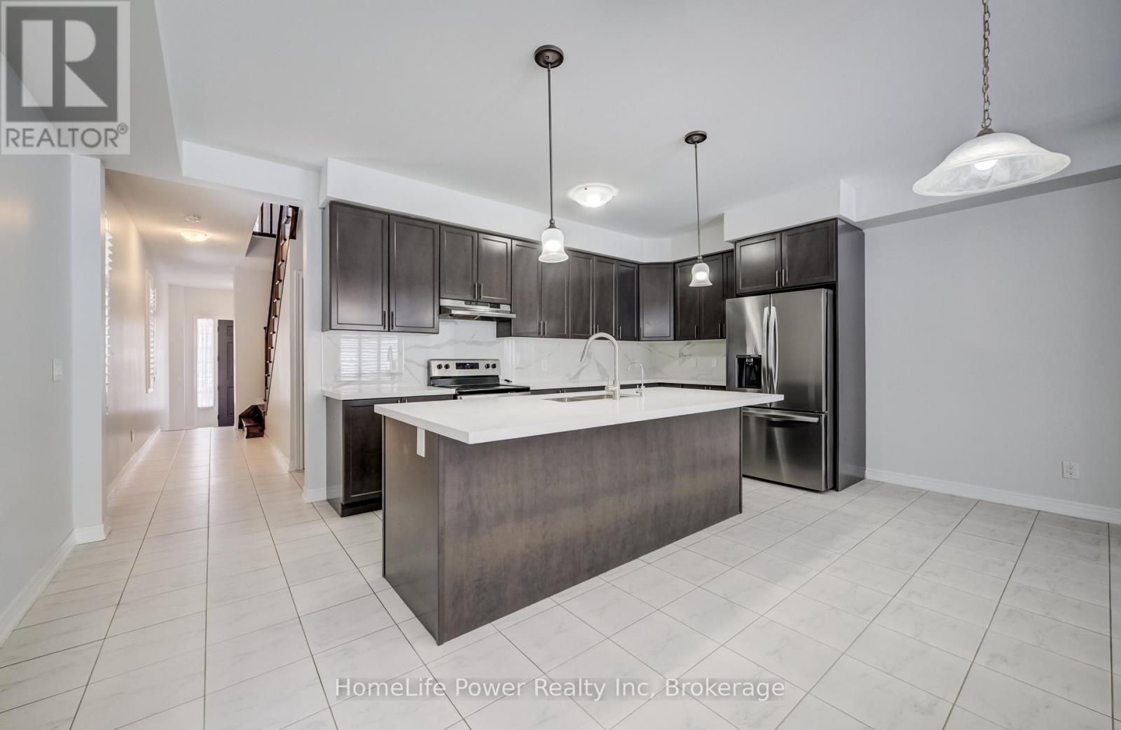 56 Reistwood Drive, Kitchener, Ontario  N2R 0N8 - Photo 9 - X12885592