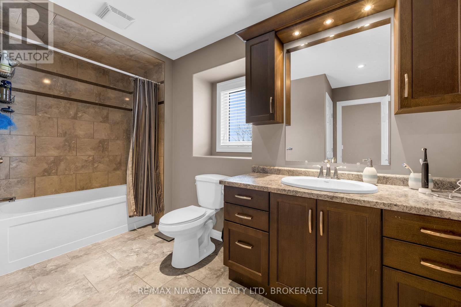 4750 Baldwin Avenue, Niagara Falls, Ontario  L2H 0J5 - Photo 13 - X12913140