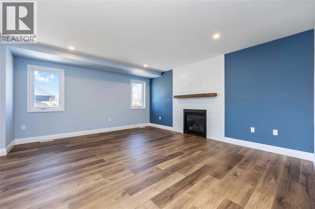 655 Ketter Way, Plympton-Wyoming, Ontario  N0N 1T0 - Photo 5 - 26006023