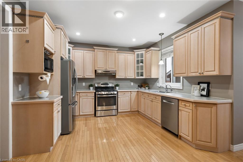 555 Sandbanks Crescent, Waterloo, Ontario  N2V 2K2 - Photo 8 - 40814136