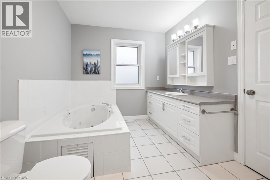 555 Sandbanks Crescent, Waterloo, Ontario  N2V 2K2 - Photo 22 - 40814136