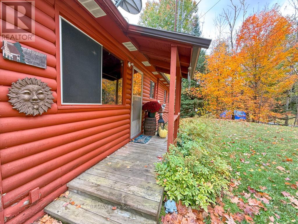 20 Golden Horseshoe Lane, Whitestone, Ontario  P0A 1G0 - Photo 12 - X12913084