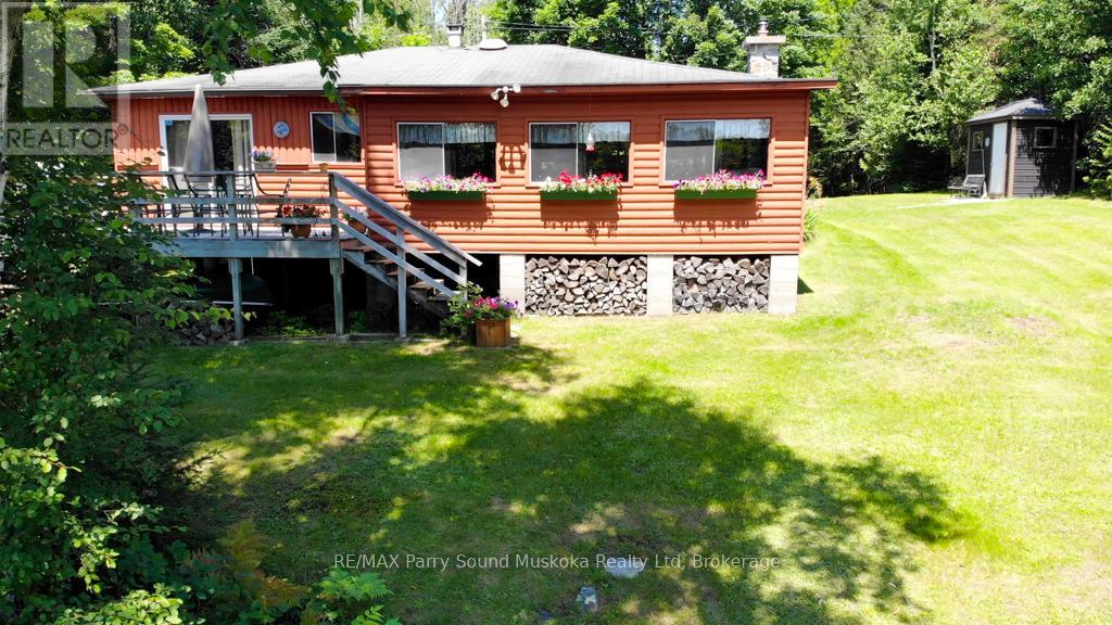 20 Golden Horseshoe Lane, Whitestone, Ontario  P0A 1G0 - Photo 2 - X12913084