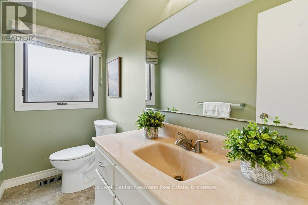 15 Hickory Street, Guelph, Ontario  N1G 2X2 - Photo 22 - X12913108