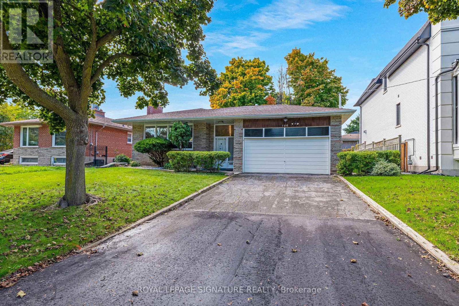 186 BURBANK DRIVE, Toronto, Ontario