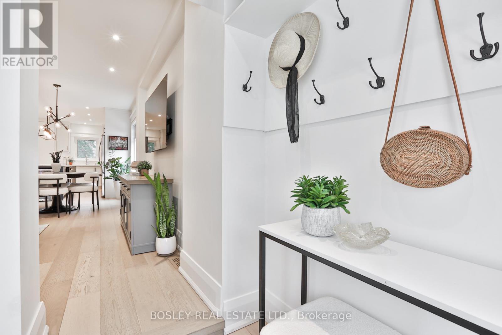 588 Merton Street, Toronto, Ontario  M4S 1B3 - Photo 4 - C12913190