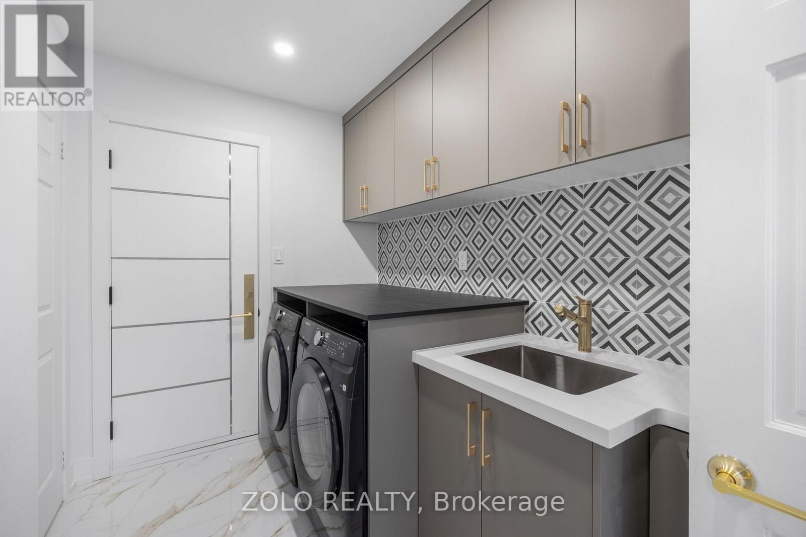 124 Kingston Road, Newmarket (Bristol-London), Ontario  L3Y 5W7 - Photo 11 - N12913080