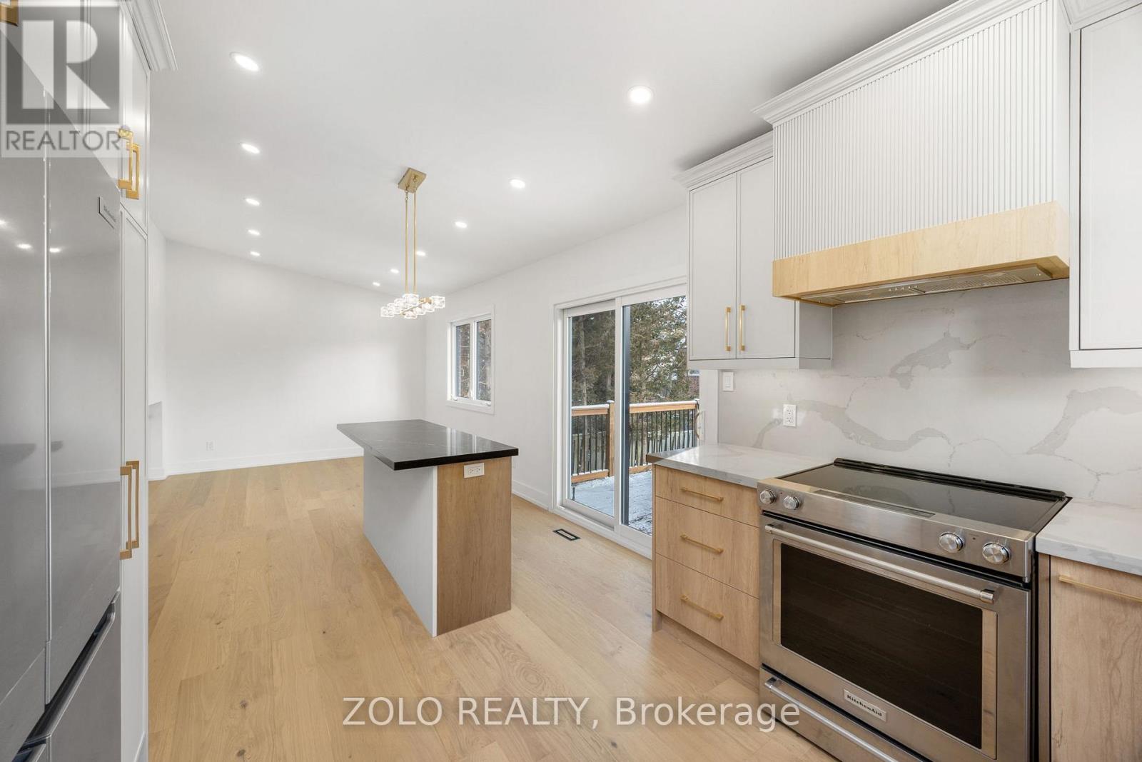 124 Kingston Road, Newmarket (Bristol-London), Ontario  L3Y 5W7 - Photo 8 - N12913080