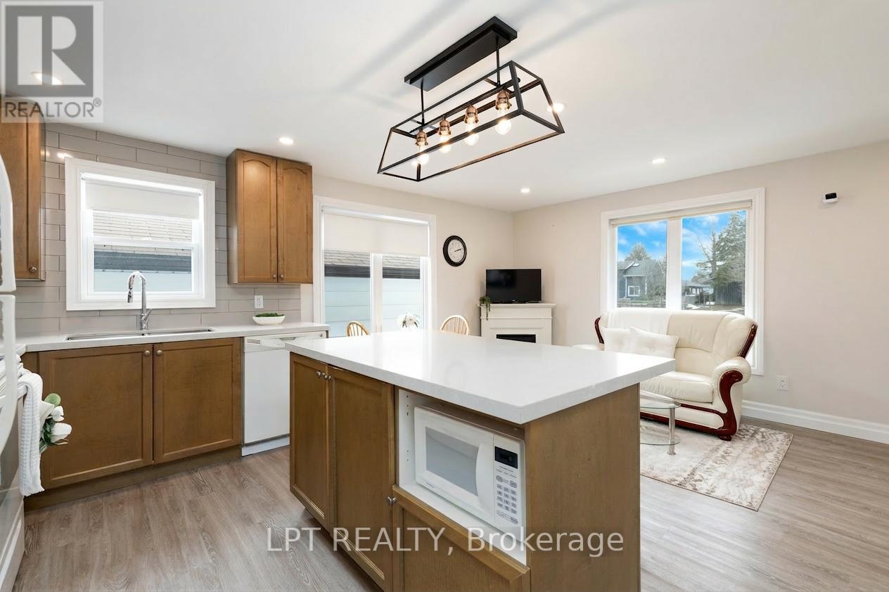 796 Sedore Avenue, Georgina, Ontario  L0E 1S0 - Photo 11 - N12913158