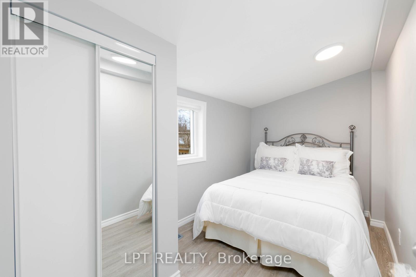 796 Sedore Avenue, Georgina, Ontario  L0E 1S0 - Photo 15 - N12913158