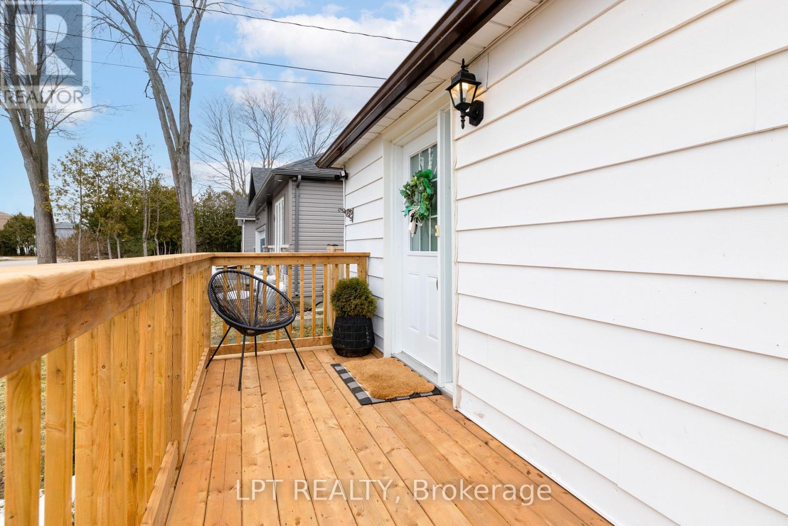 796 Sedore Avenue, Georgina, Ontario  L0E 1S0 - Photo 7 - N12913158