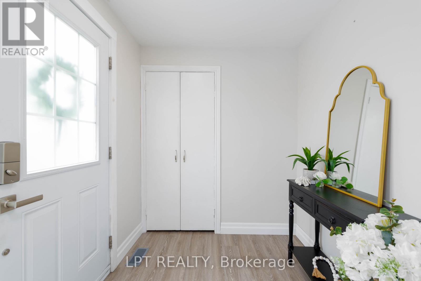 796 Sedore Avenue, Georgina, Ontario  L0E 1S0 - Photo 8 - N12913158