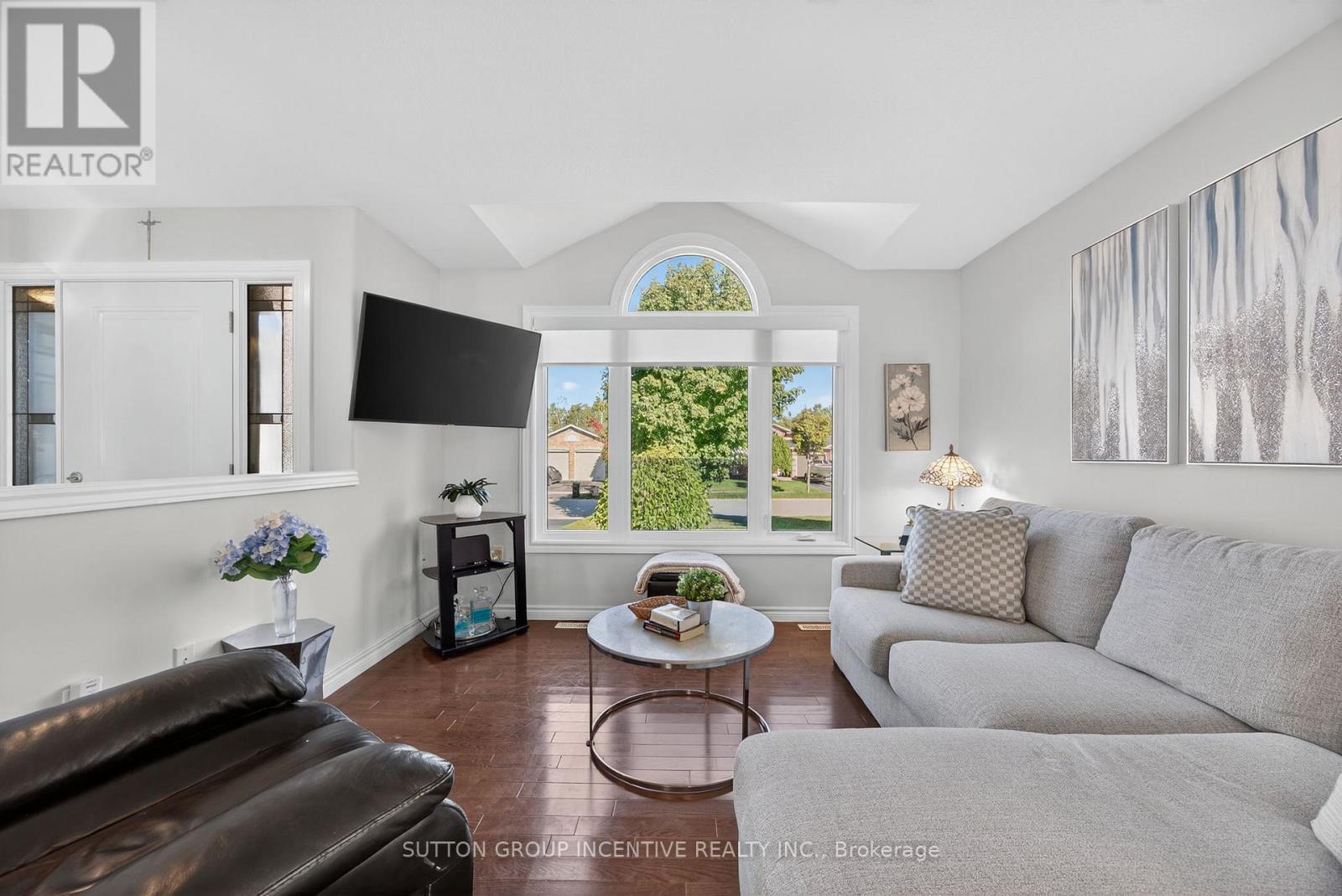 63 Nicklaus Drive, Barrie, Ontario  L4M 6V7 - Photo 5 - S12913098