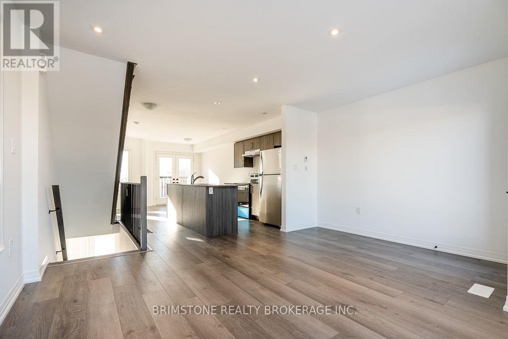 79 Fairlane Avenue, Barrie (Painswick South), Ontario  L9J 0M9 - Photo 3 - S12913182