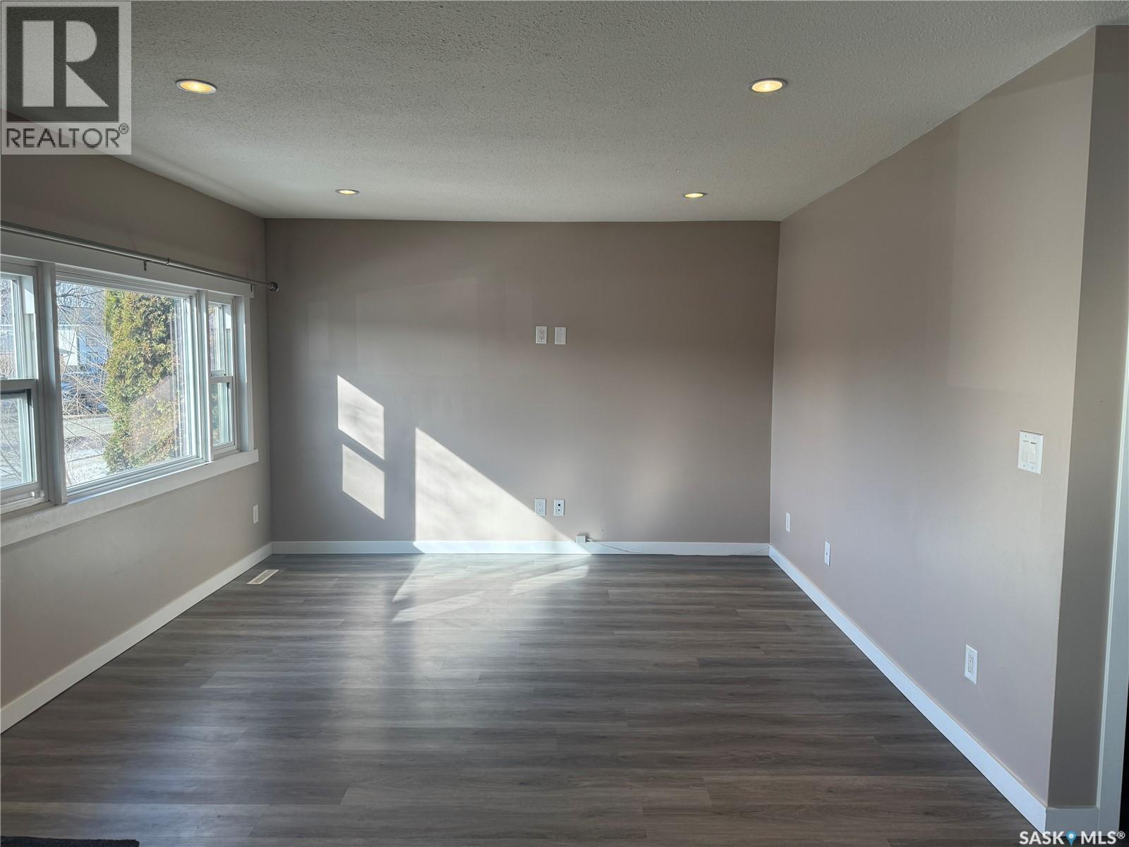 322 Witney Avenue S, Saskatoon, Saskatchewan  S7M 3K5 - Photo 5 - SK031142