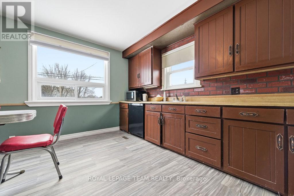 1120 Pembroke Street W, Pembroke, Ontario  K8A 5R5 - Photo 22 - X12837164