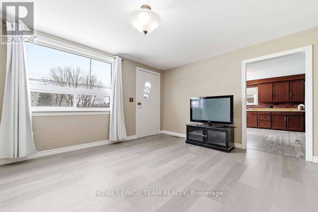 1120 Pembroke Street W, Pembroke, Ontario  K8A 5R5 - Photo 27 - X12837164