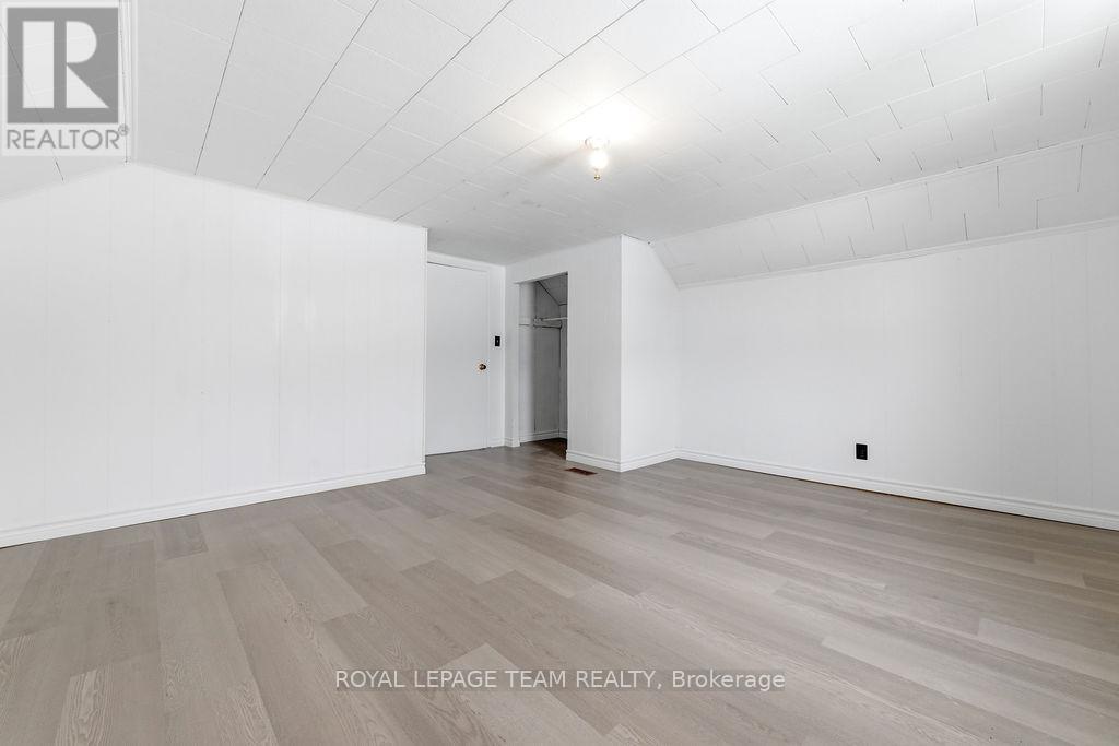 1120 Pembroke Street W, Pembroke, Ontario  K8A 5R5 - Photo 39 - X12837164