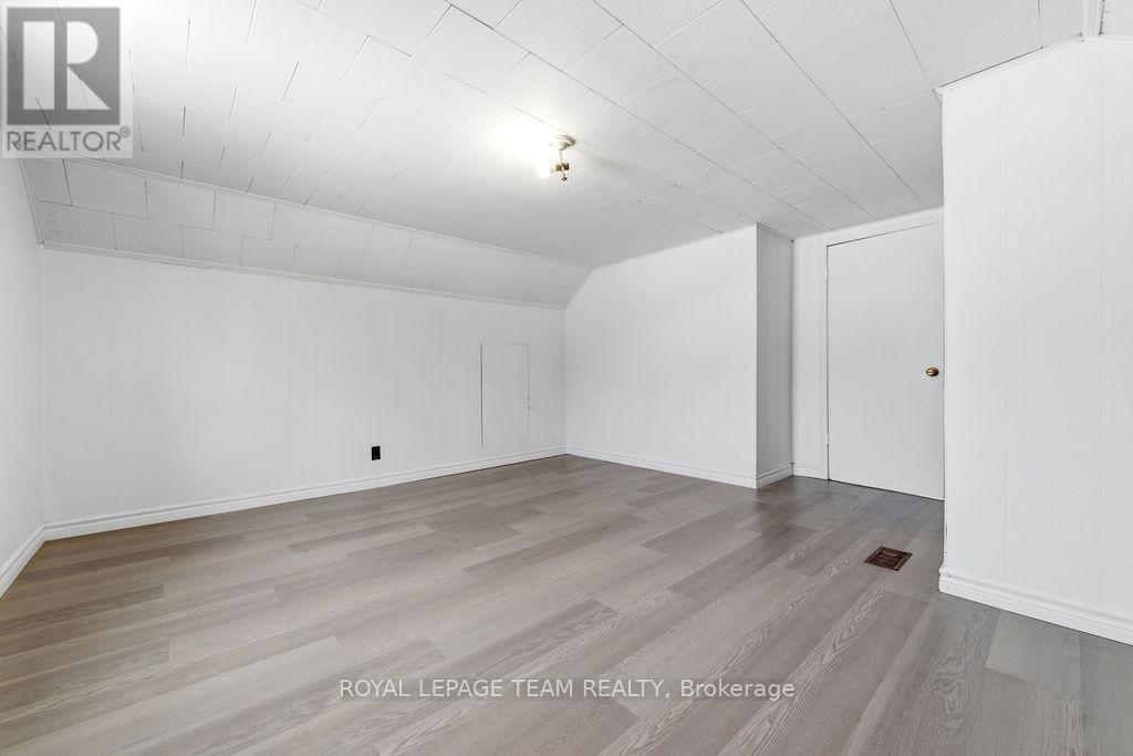 1120 Pembroke Street W, Pembroke, Ontario  K8A 5R5 - Photo 40 - X12837164