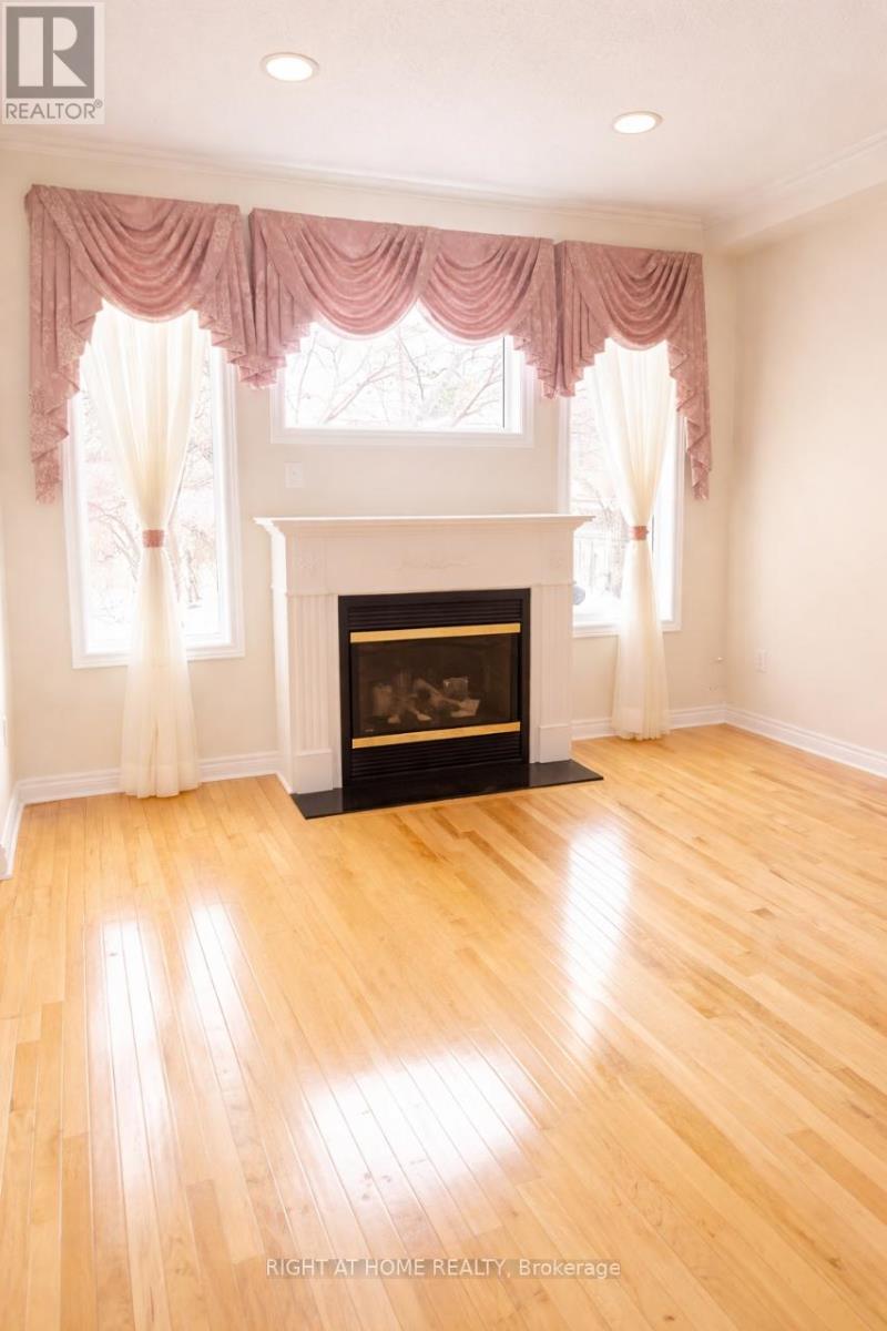 31 Acara Court, Toronto, Ontario  M1T 3W9 - Photo 7 - E12910686