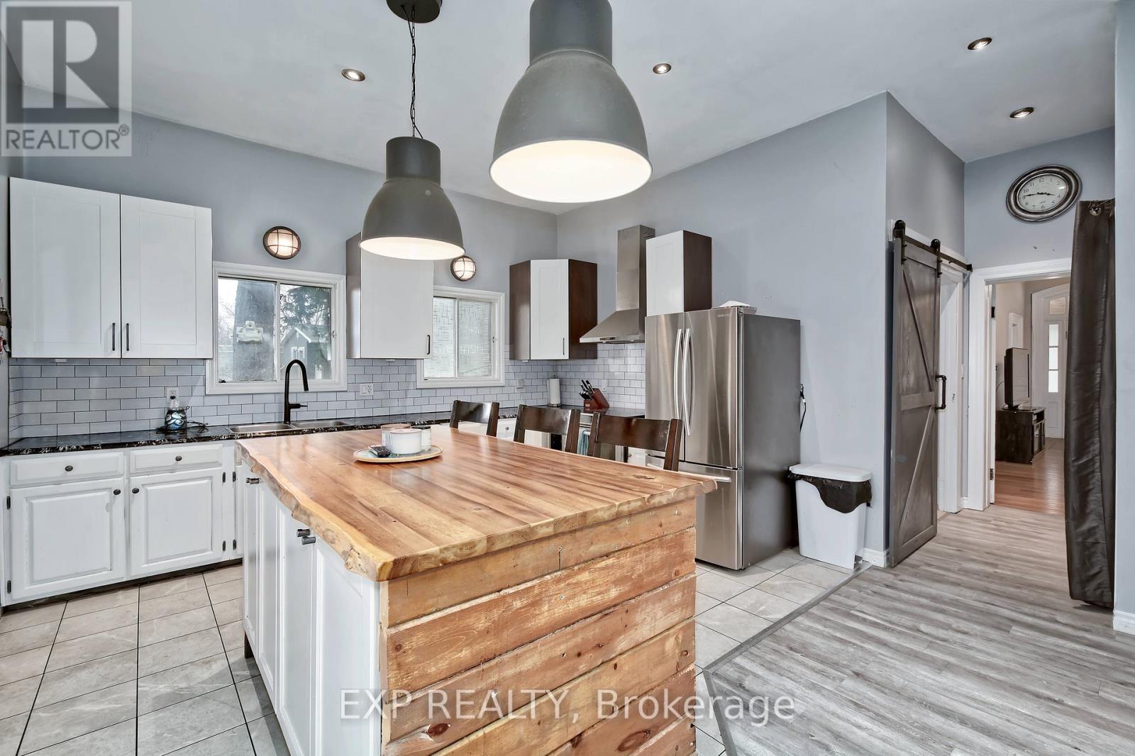 120 Main Street, Southwest Middlesex, Ontario  N0L 1M0 - Photo 14 - X12913112